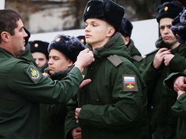 Чтобы пойти в армию, москвичи берут академки